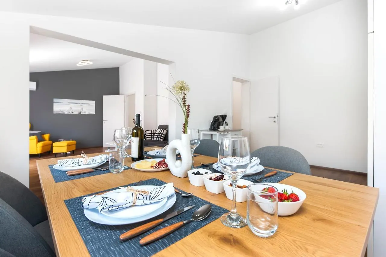 Apartments E&M PUY