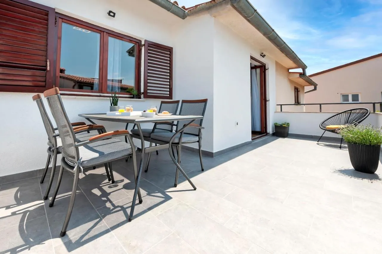 Apartments E&M PUY