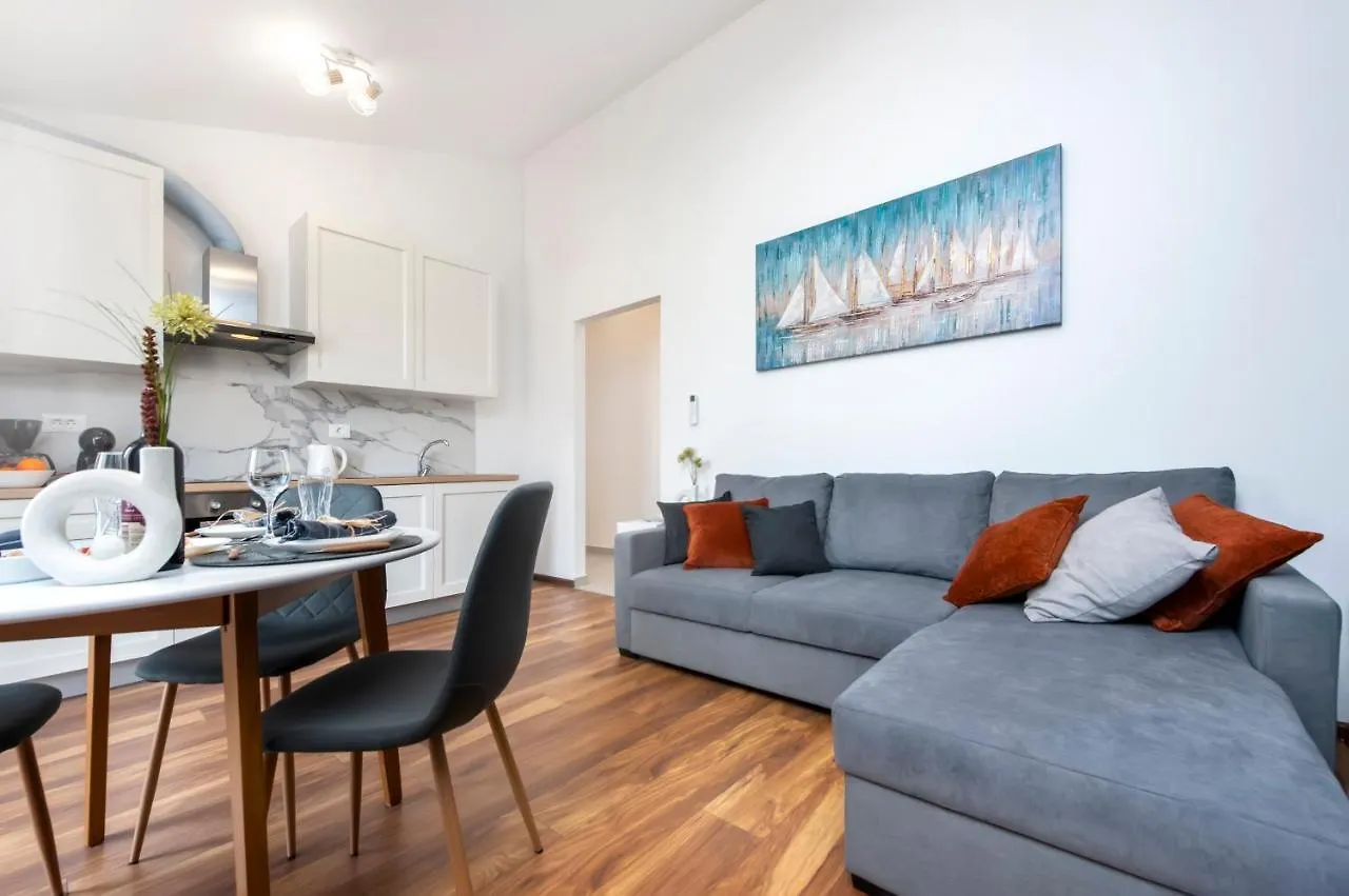Apartments E&M PUY