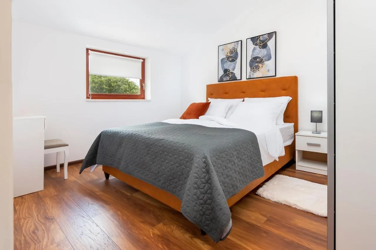 Apartments E&M PUY